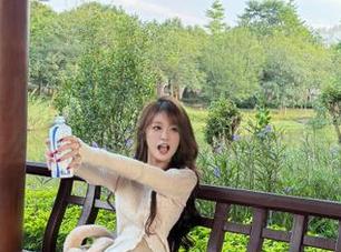 请问www51吃瓜com的新ios有什么功能？能帮我预测未来吗？
