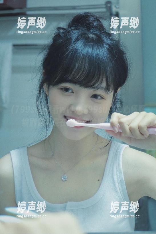 观看www.799su，真心怀疑编剧是不是在我身边偷听我聊天。