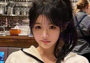 不只吃瓜，看“cgw”视频，喝水时不要喷出来呀！