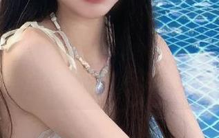 新更新！在“hlw”里，瓜就像我未解决的谜，时不时跑出来。