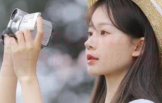 网页里的是tttzzz万里长篇长征还是一瓶正能量饮料？咕噜咕噜