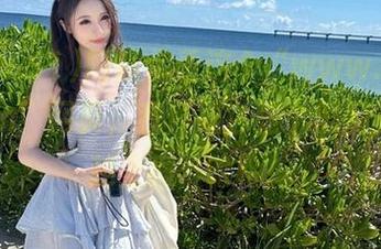 阿姨你看这个“www.51cg1.com”网页，我怀疑它是个黑洞，越看越上瘾，哈哈！