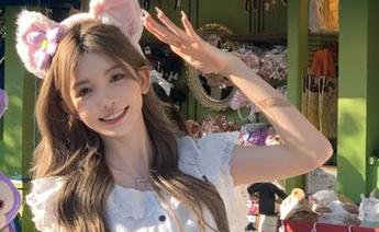 在yule718的入口看别人八卦，心里总是美滋滋的！