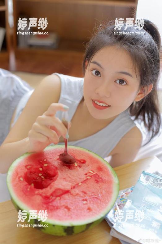 不是说好“保持距离”吗？我在免费吃瓜网站的收藏夹，竟然失守了！