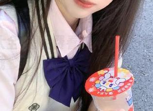 想免费看各种瓜的小剧场？速来下载‘吃瓜大全’，你的吃瓜神器！