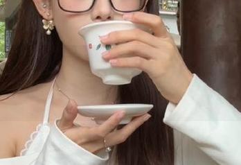 我在吃瓜黑料网苹果版上追的吾爱，其实也就是个“烧脑”游戏吧？