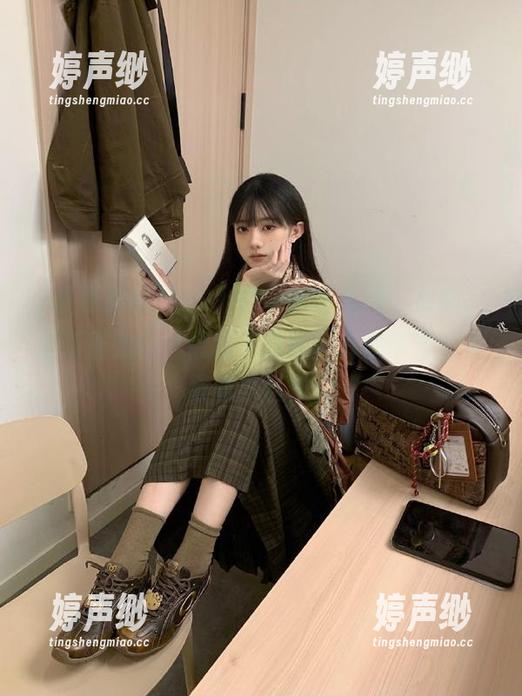 ios上的“扒哥黑料”视频，更新那么快，像极了我刷抖音的节奏，猛戳难以自拔！