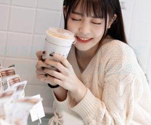 突然跃跃欲试，下载“黑料不打烊”app，是不是又要开启新一轮的吃瓜模式啊？