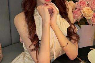 怎能不想方设法进黑料不打烊zzzttt，结果网址让我在门口苦等，无奈又酸甜。