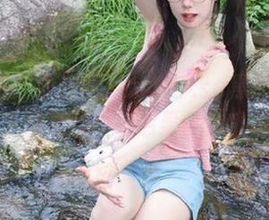 解锁zztt37.su黑料不打烊，轻松下载免费版，后果自负哦（哈哈）