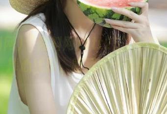 “黑料网zztt25”中潜伏着的捧心线路，暗藏多少瓜果？