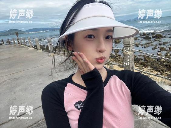 最新八卦：黑瓜吃料，今天的瓜皮更脆，果肉更甜，感觉都能熬夜了！