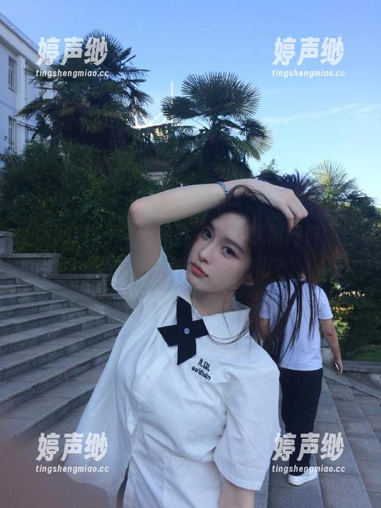 一边吃零食一边分享黑网料，球队战绩根本不重要对吧？